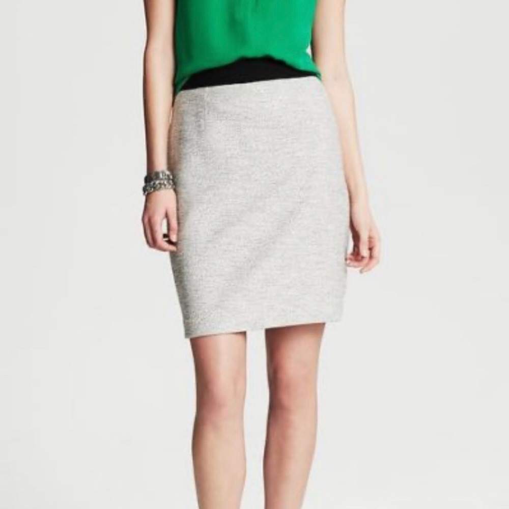 EUC banana republic tweed skirt size 2